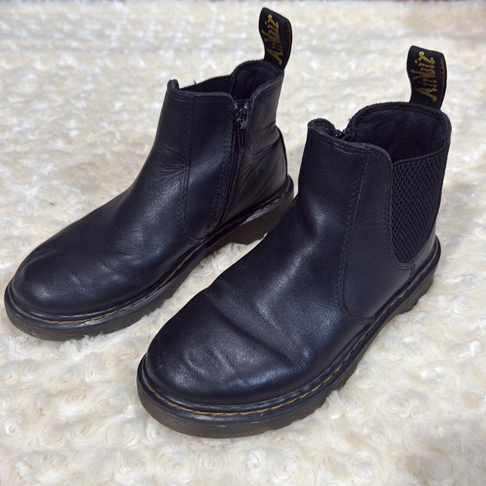 Dr. Martens Black Leather Boots, little girl sz 2